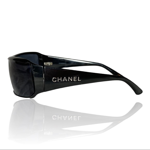 CHANEL Black Sunglasses 5103 - Picture 4 of 8